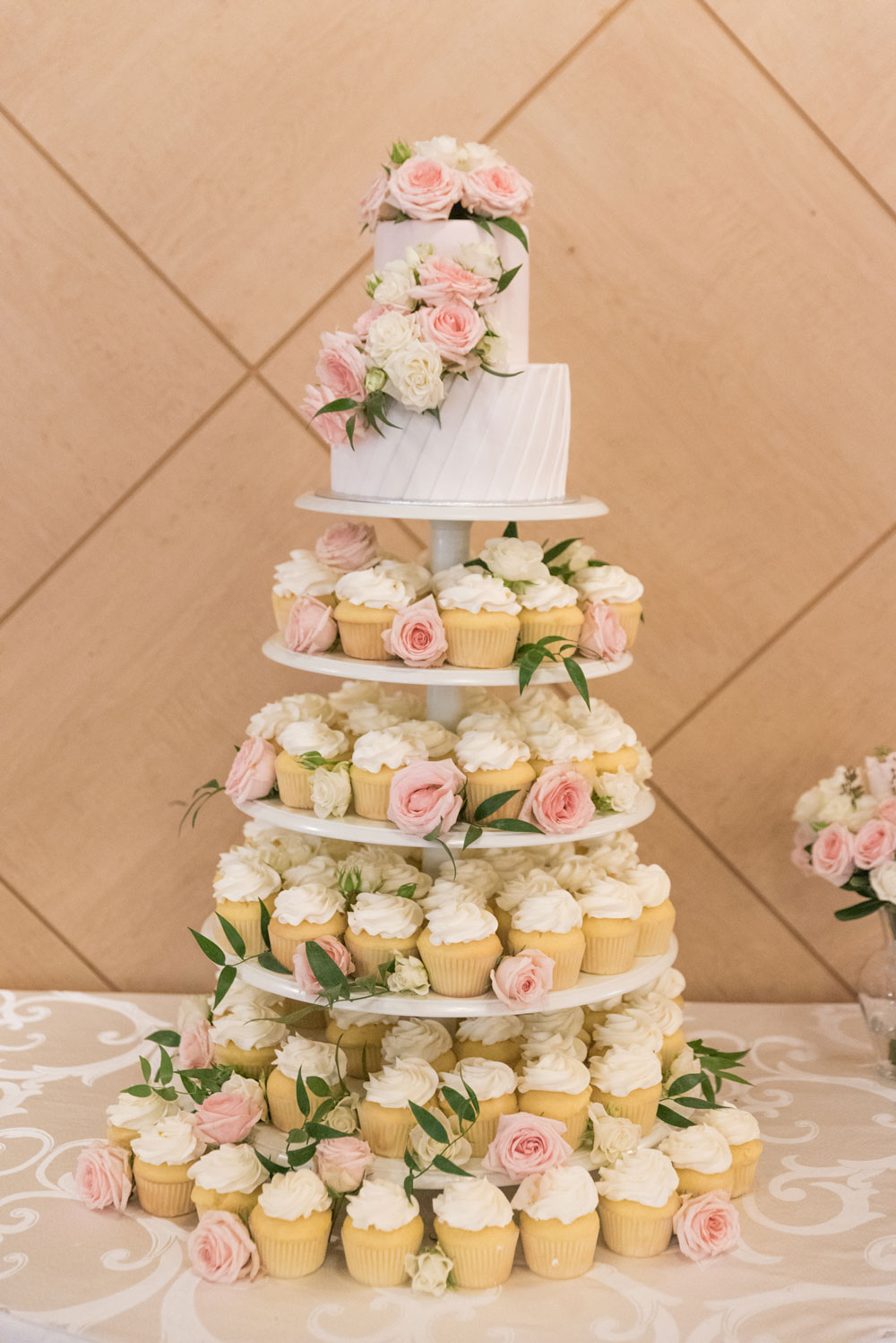 cake-7 Custom vanilla cupcakes for weddings and private events